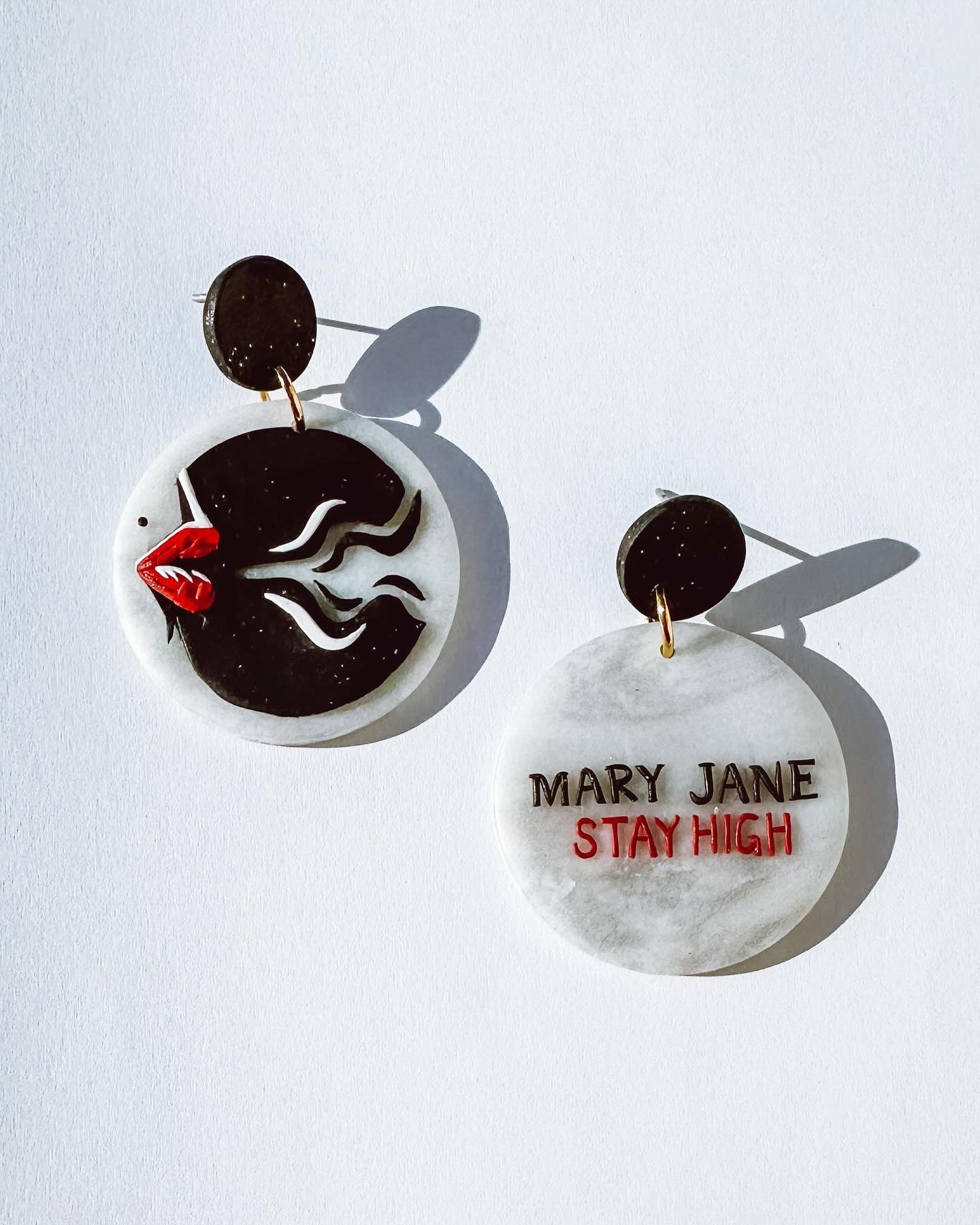 Mary Jane 耳環 - Logo